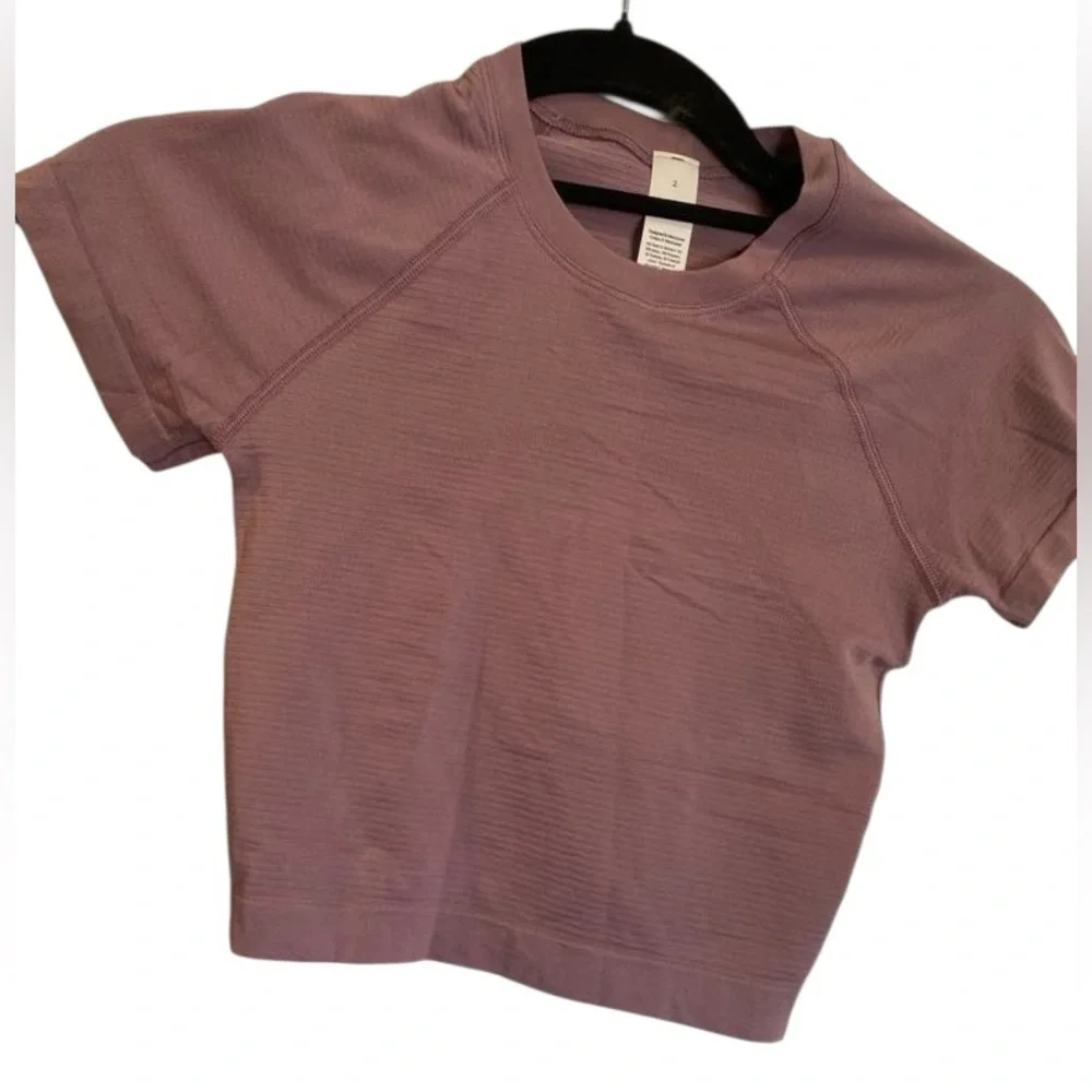 NWT Lululemon swiftly tech cropped short sleeve LAVENDER LUX Size: 2